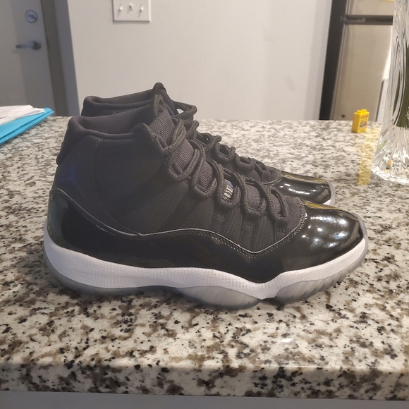 Jordan 11's - Picture 4 of 5